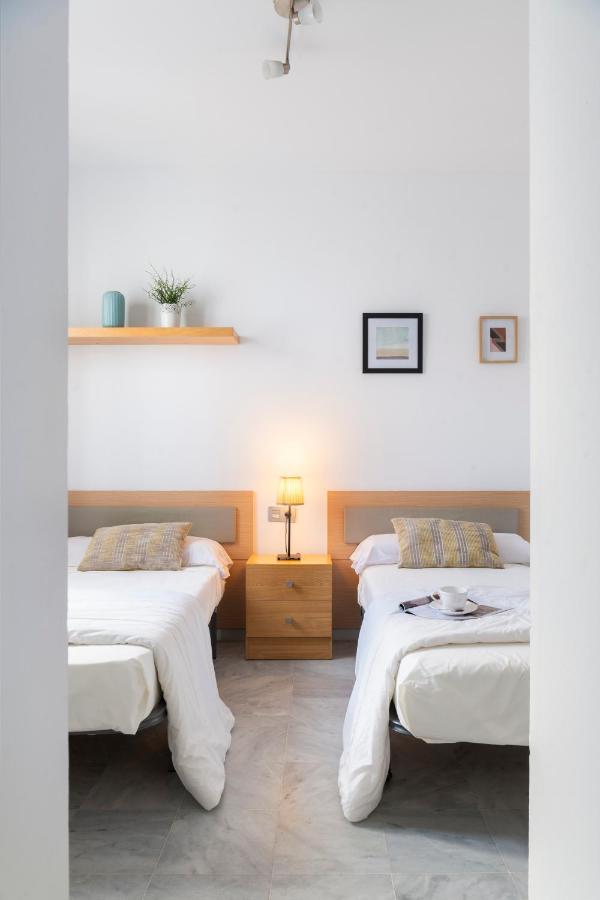 Apartamento Con Terraza En Sevilla Centro By Rent Me Luaran gambar